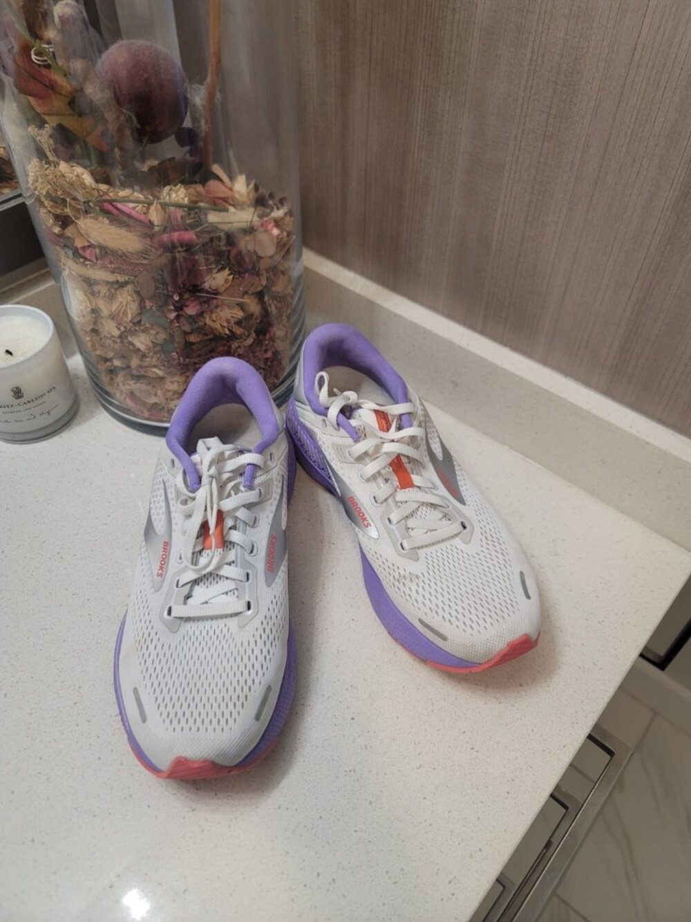 Brooks Womens Adrenaline GTS 22 1203531B105 Running Shoes Size 10 Multicolor